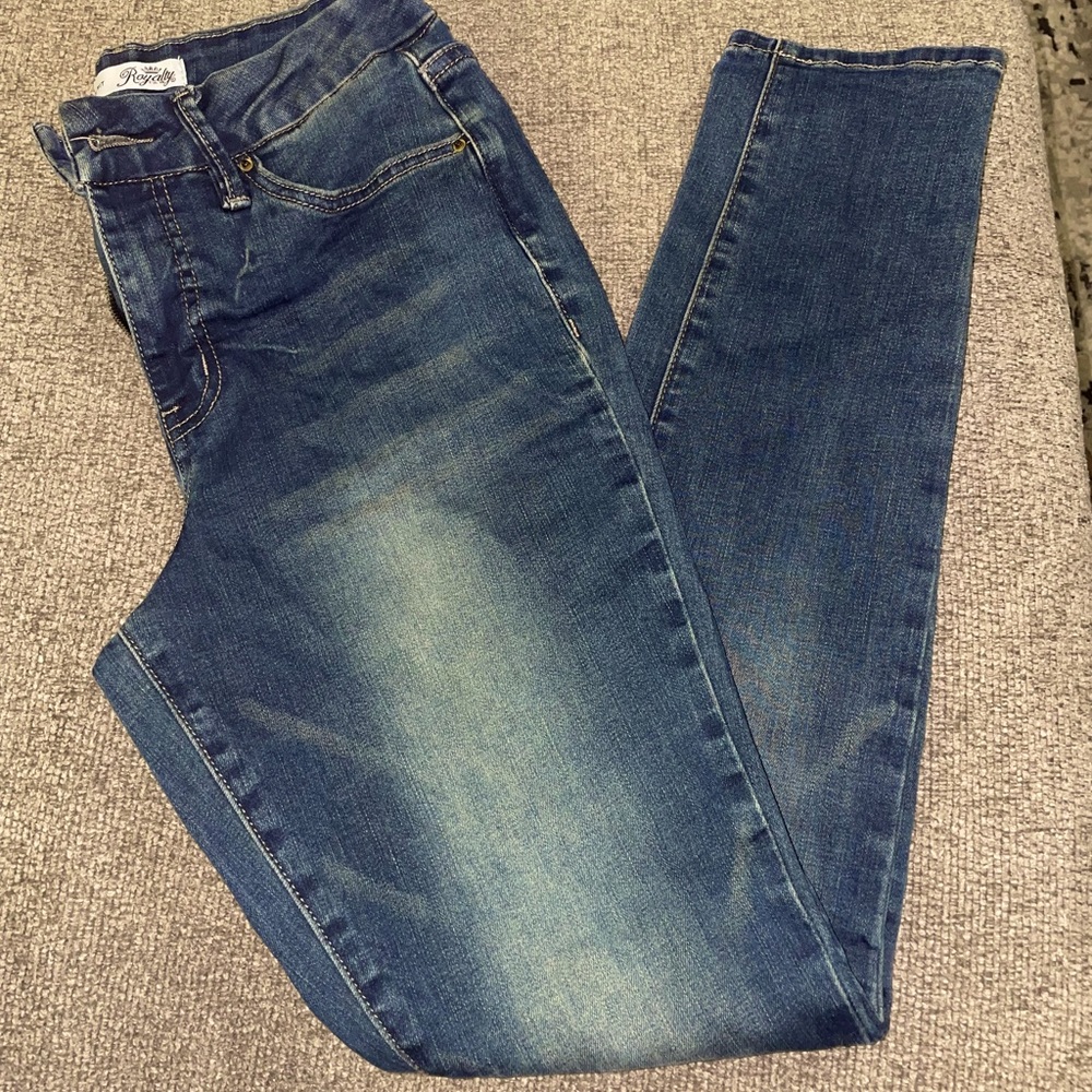 Skinny Jeans: Curvy Fit